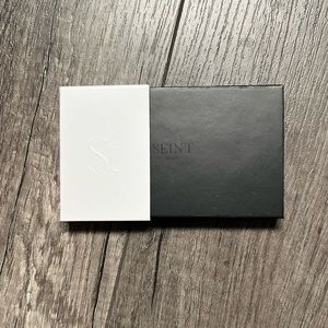 Seint/Maskcara Onyx quad compact